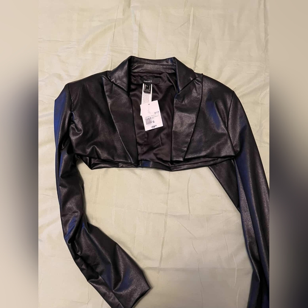 Forever 21 Shiny Black Cropped Blazer